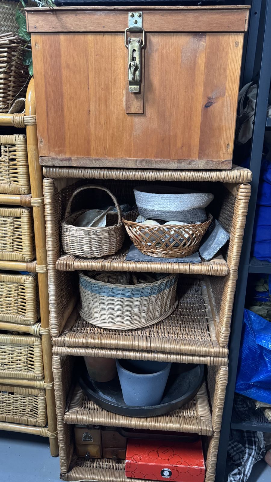 Prop shelves